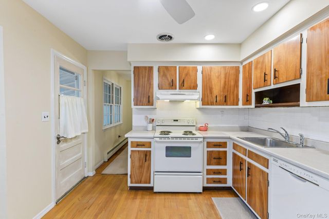 365 Van Buren Street, Saint James, NY 11780
