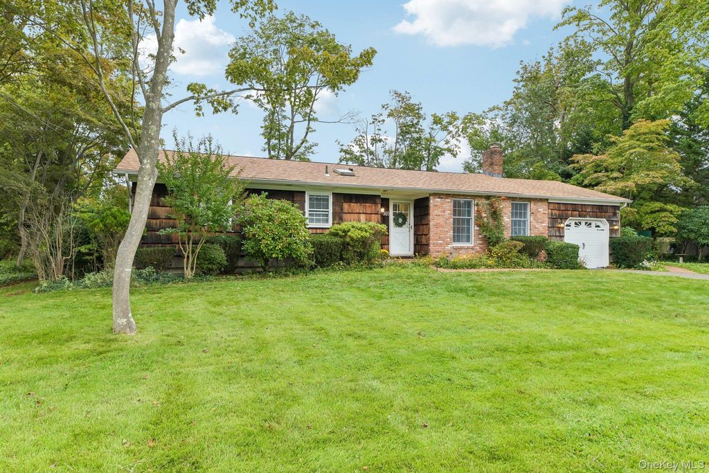365 Van Buren Street, Saint James, NY 11780
