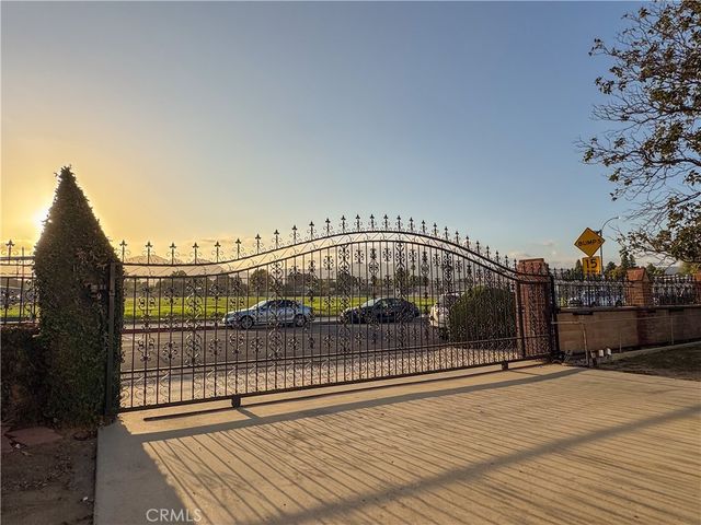 9952 Independence Avenue, Chatsworth, CA 91311