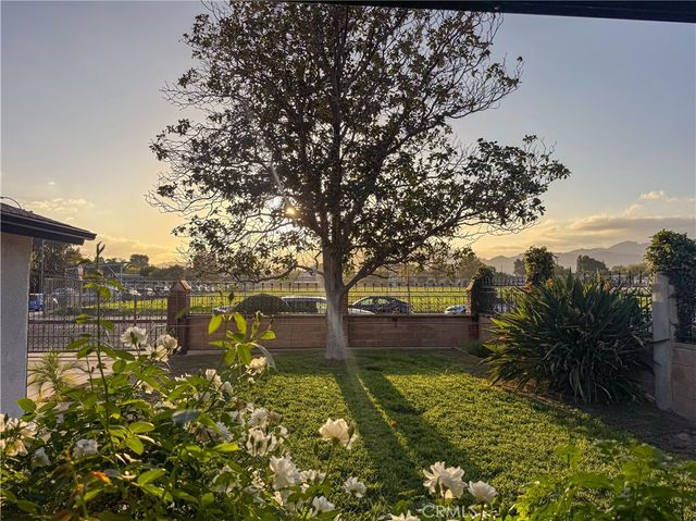 9952 Independence Avenue, Chatsworth, CA 91311