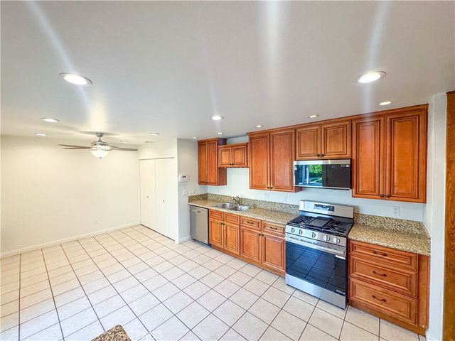9952 Independence Avenue, Chatsworth, CA 91311