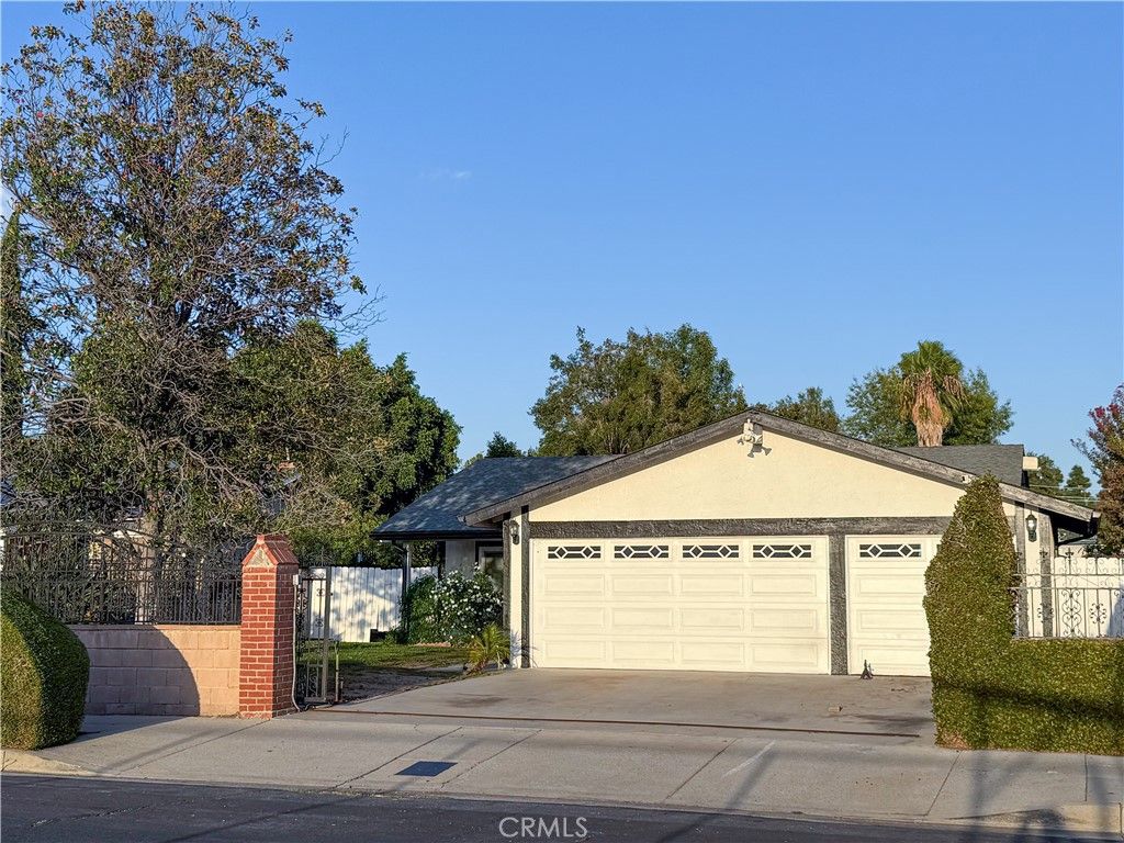 9952 Independence Avenue, Chatsworth, CA 91311