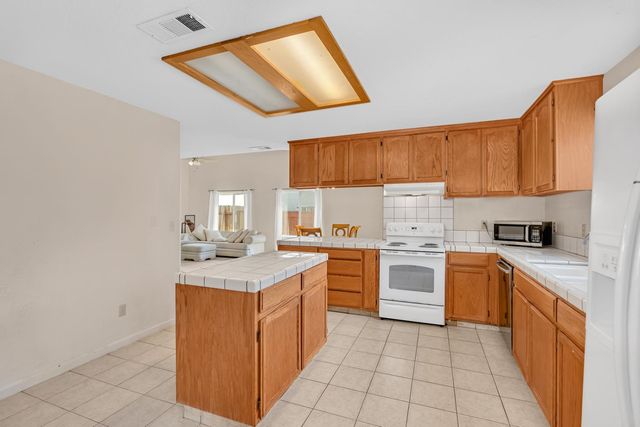 3529 Paseo Verde Ave, Merced, CA 95348