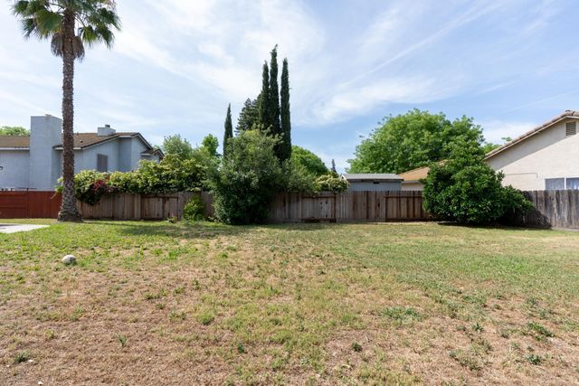 3529 Paseo Verde Ave, Merced, CA 95348
