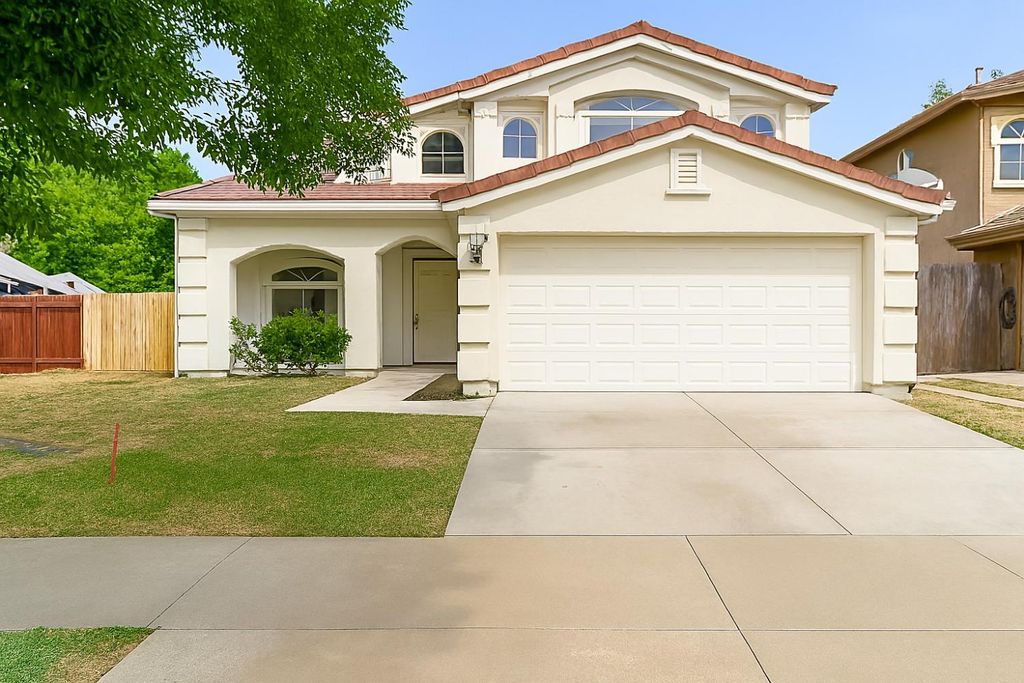 3529 Paseo Verde Ave, Merced, CA 95348