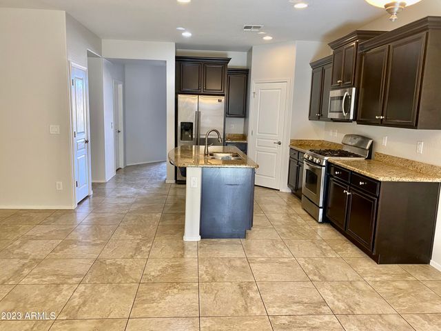 1675 W PELICAN Drive, Chandler, AZ 85286