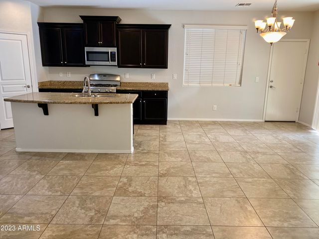 1675 W PELICAN Drive, Chandler, AZ 85286