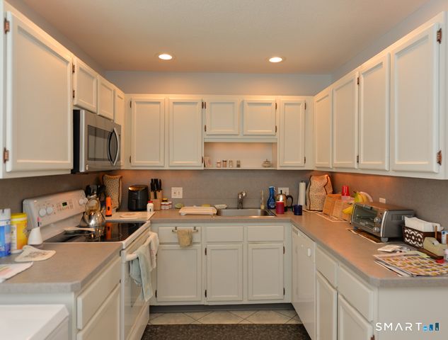 968 Heritage Village A, Southbury, CT 06488