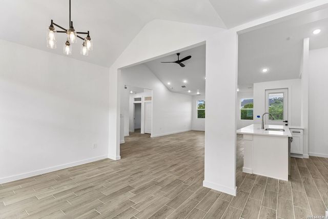 329 Bluebonnet Breeze, Canyon Lake, TX 78133