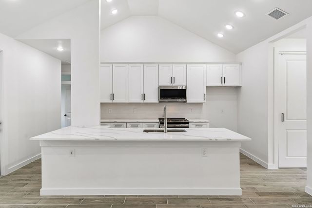 329 Bluebonnet Breeze, Canyon Lake, TX 78133