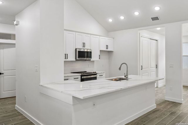 329 Bluebonnet Breeze, Canyon Lake, TX 78133