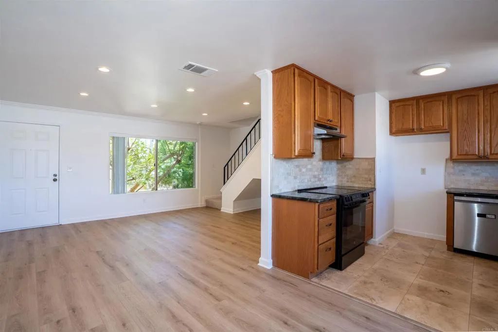 569 E Street 14, Chula Vista, CA 91910