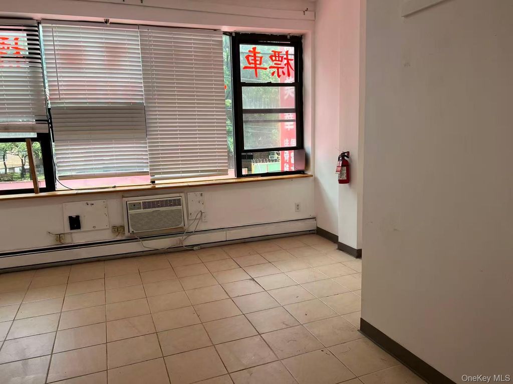 133-51 Roosevelt Avenue 2FL front, Flushing, NY 11354 — exterior