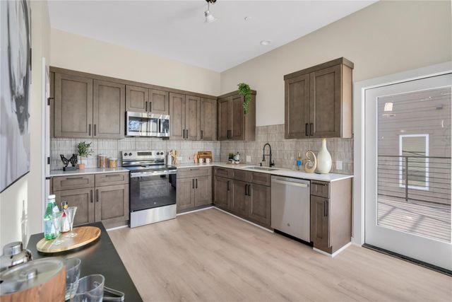 2309 Montopolis DR 7, Austin, TX 78741