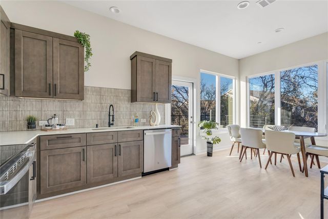 2309 Montopolis DR 7, Austin, TX 78741