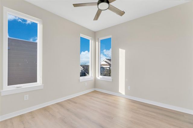 2309 Montopolis DR 7, Austin, TX 78741