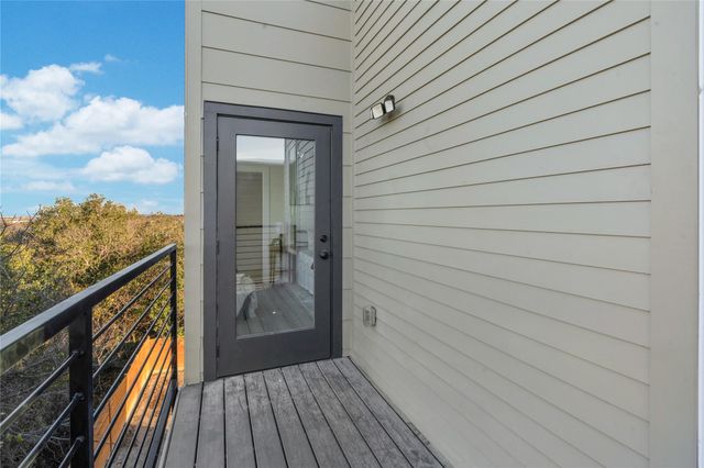 2309 Montopolis DR 7, Austin, TX 78741