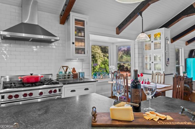 104 Lakeshore Circle NE, Marietta, GA 30067