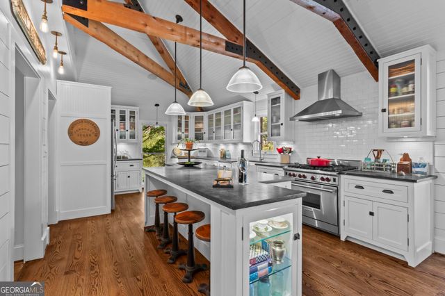 104 Lakeshore Circle NE, Marietta, GA 30067