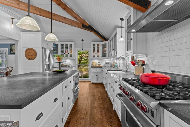 104 Lakeshore Circle NE, Marietta, GA 30067