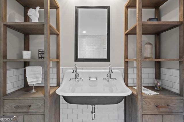 104 Lakeshore Circle NE, Marietta, GA 30067