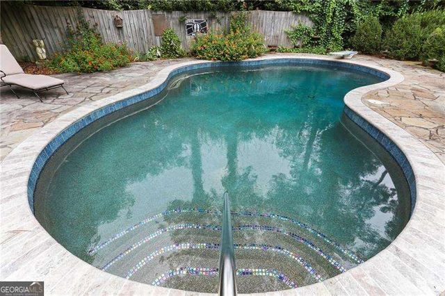 104 Lakeshore Circle NE, Marietta, GA 30067