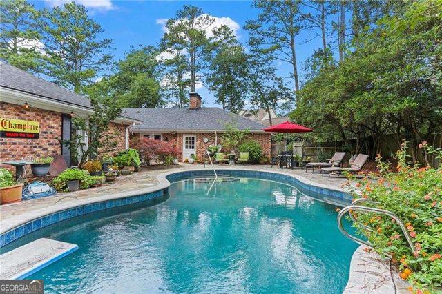 104 Lakeshore Circle NE, Marietta, GA 30067