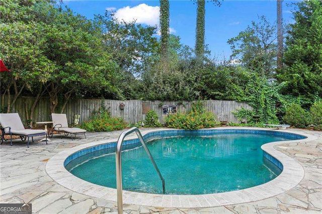 104 Lakeshore Circle NE, Marietta, GA 30067