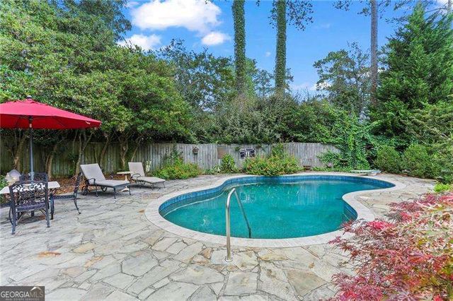 104 Lakeshore Circle NE, Marietta, GA 30067