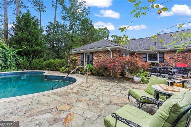 104 Lakeshore Circle NE, Marietta, GA 30067