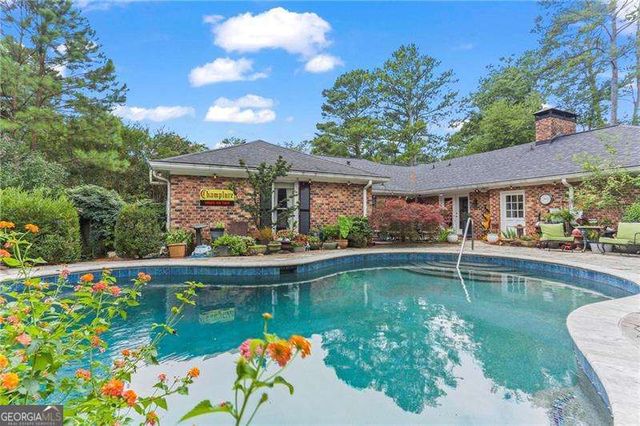 104 Lakeshore Circle NE, Marietta, GA 30067