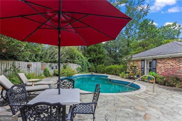 104 Lakeshore Circle NE, Marietta, GA 30067