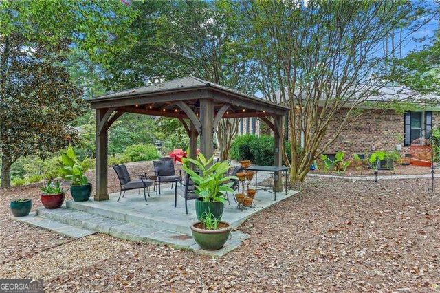 104 Lakeshore Circle NE, Marietta, GA 30067