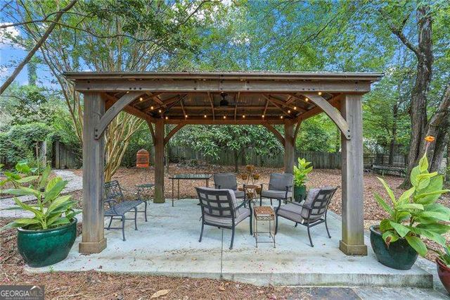 104 Lakeshore Circle NE, Marietta, GA 30067