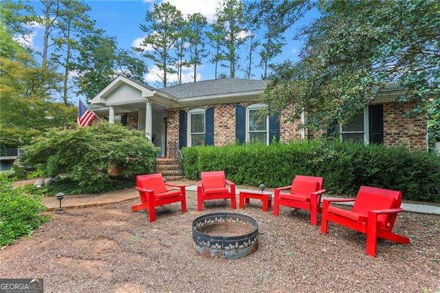 104 Lakeshore Circle NE, Marietta, GA 30067