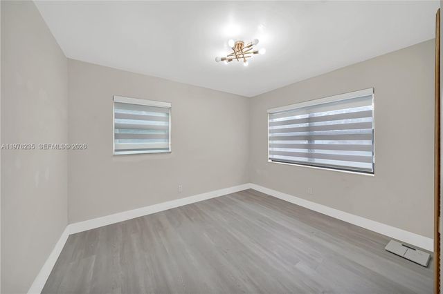 8801 SW 21st St, Miami, FL 33165