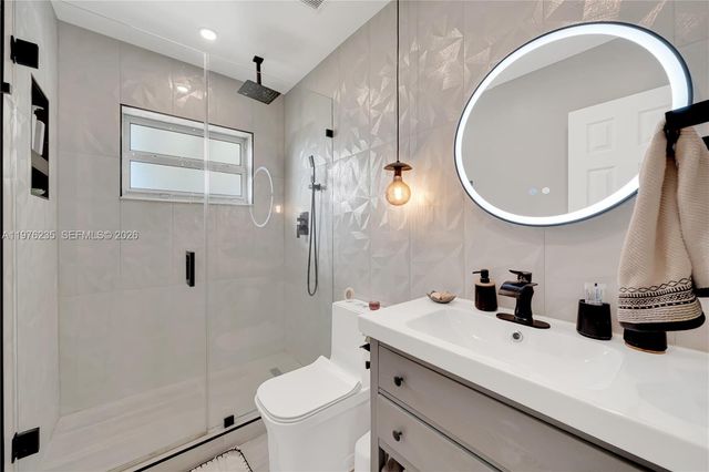 8801 SW 21st St, Miami, FL 33165