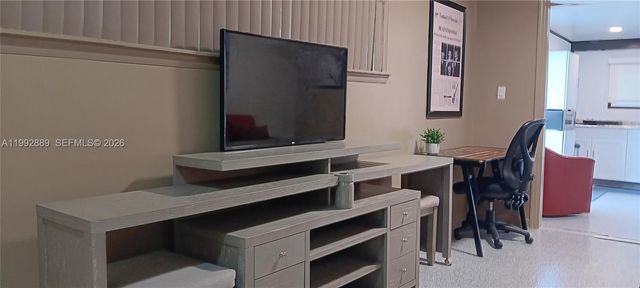 6761 Branch St 1, Hollywood, FL 33024