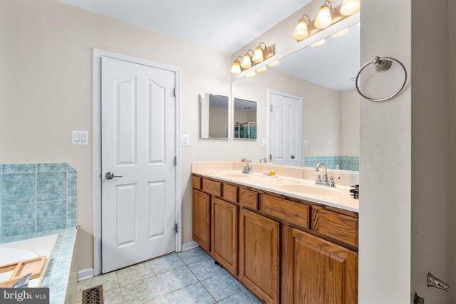 221 BENNIE DR, North East, MD 21901