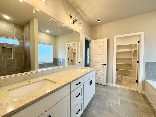5908 SW Omaha Avenue, Bentonville, AR 72713