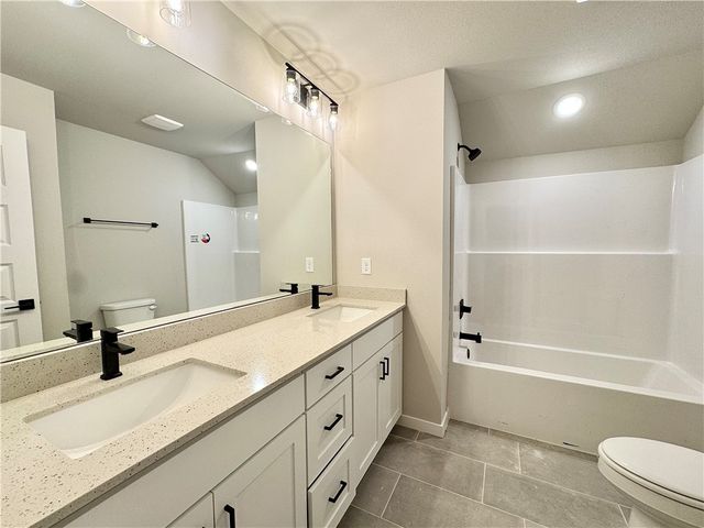 5908 SW Omaha Avenue, Bentonville, AR 72713
