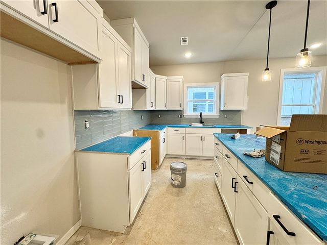 5908 SW Omaha Avenue, Bentonville, AR 72713