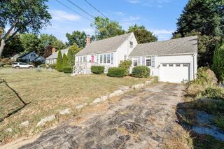 16 Douglass Way, Exeter, NH 03833