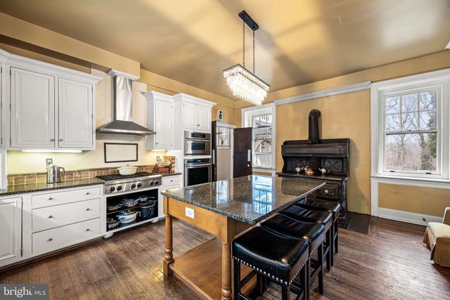 1018 BEECH RD, Wallingford, PA 19086