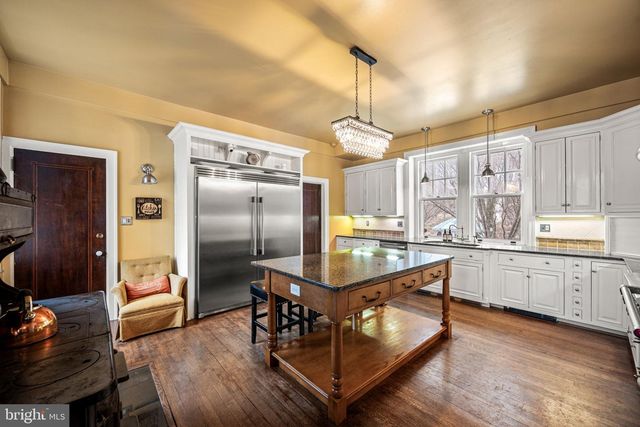 1018 BEECH RD, Wallingford, PA 19086
