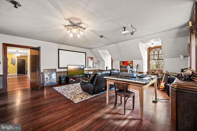 1018 BEECH RD, Wallingford, PA 19086