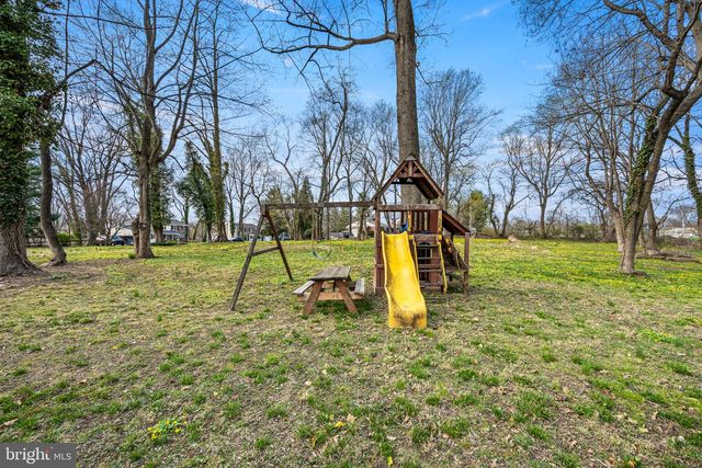 1018 BEECH RD, Wallingford, PA 19086