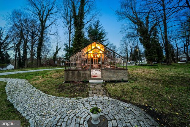 1018 BEECH RD, Wallingford, PA 19086
