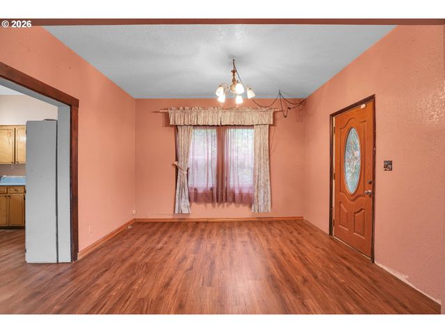 6433 Ne DURHAM Ave, Portland, OR 97211