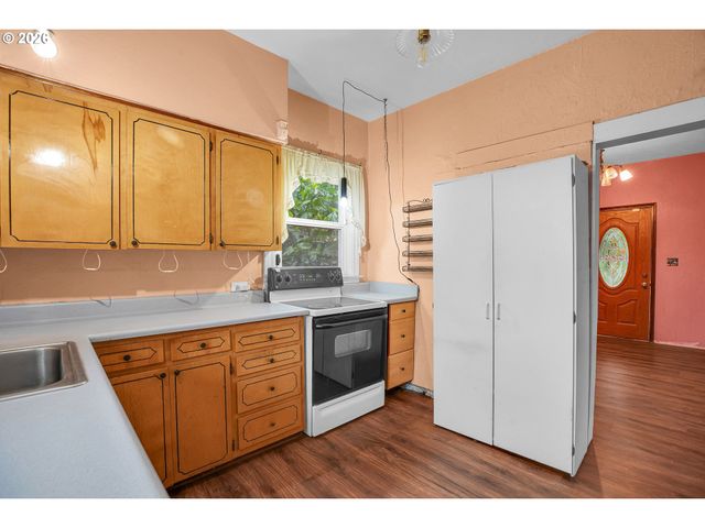 6433 Ne DURHAM Ave, Portland, OR 97211